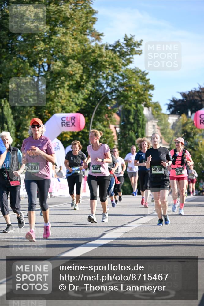 07.09.2025 - BARMER Alsterlauf Dr. Thomas Lammeyer http://msf.ph/oto/8715467 07.09.2025 09:50:54 Laufen 2090, 3887, 3866, 2099, 554 meine-sportfotos.de