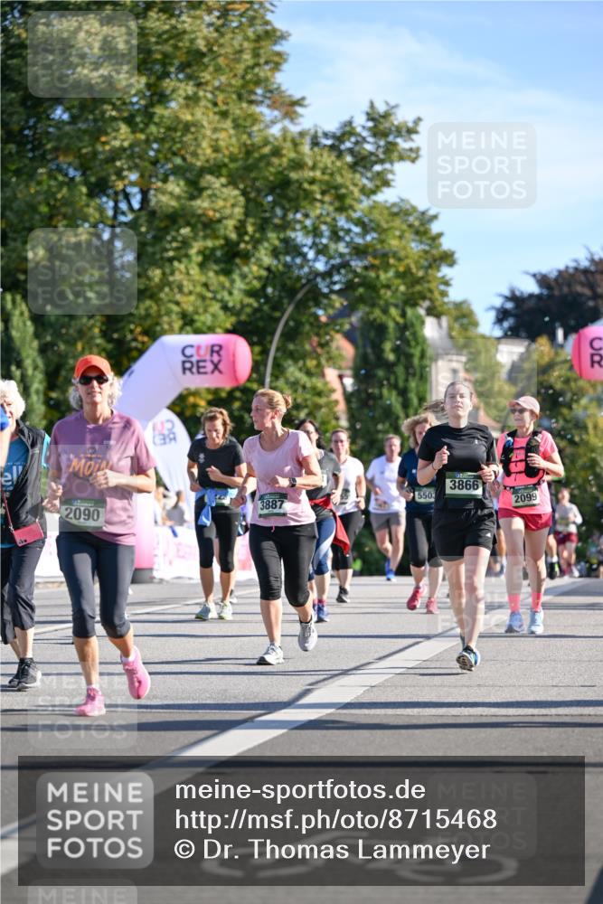07.09.2025 - BARMER Alsterlauf Dr. Thomas Lammeyer http://msf.ph/oto/8715468 07.09.2025 09:50:54 Laufen 3866, 5503, 2090, 3887, 2099, 54 meine-sportfotos.de