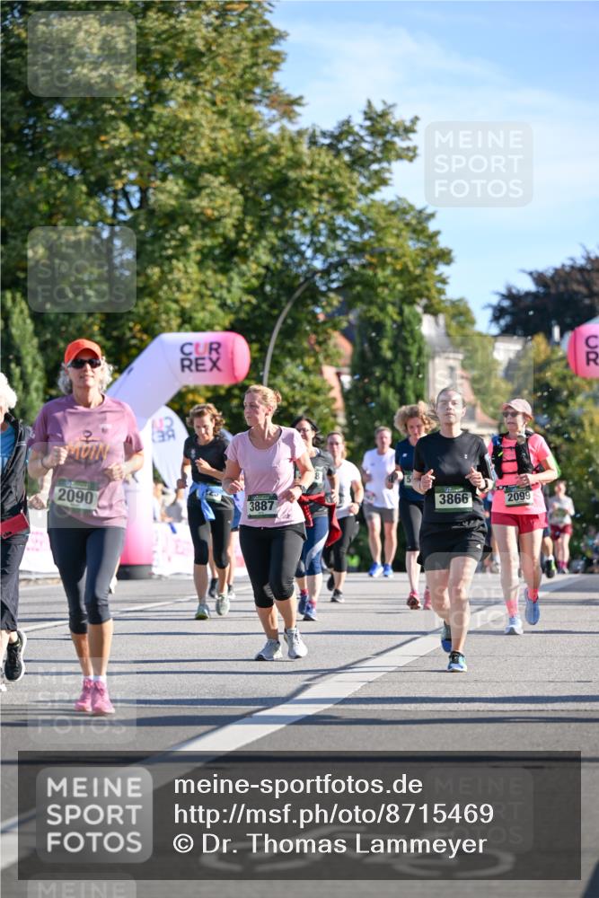 07.09.2025 - BARMER Alsterlauf Dr. Thomas Lammeyer http://msf.ph/oto/8715469 07.09.2025 09:50:54 Laufen 2090, 3866, 2099, 3887, 554 meine-sportfotos.de