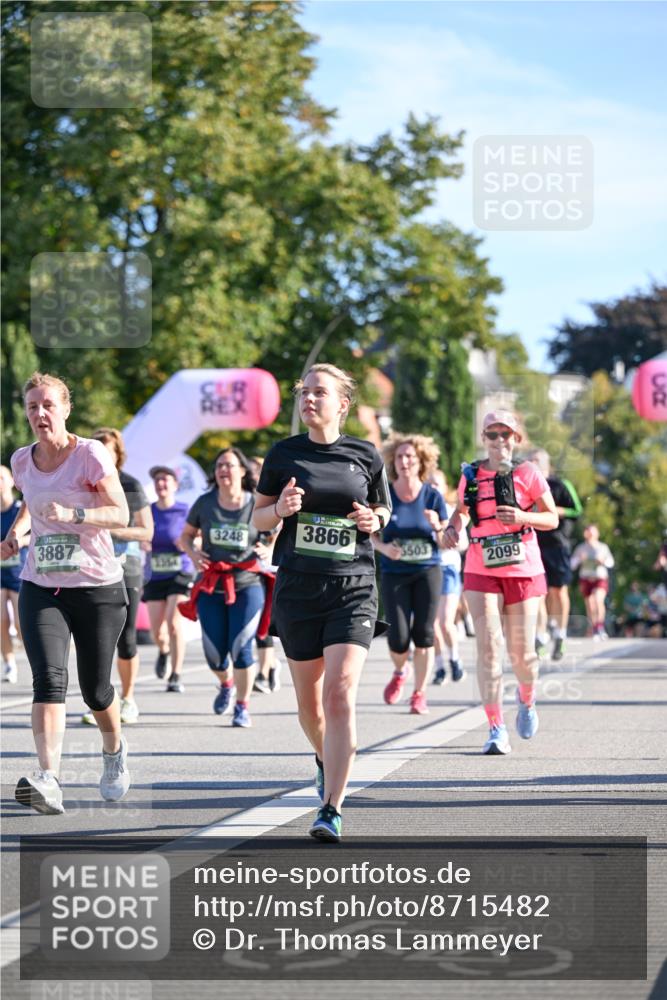 07.09.2025 - BARMER Alsterlauf Dr. Thomas Lammeyer http://msf.ph/oto/8715482 07.09.2025 09:50:56 Laufen 3887, 3248, 3866, 3503, 3364, 2099 meine-sportfotos.de