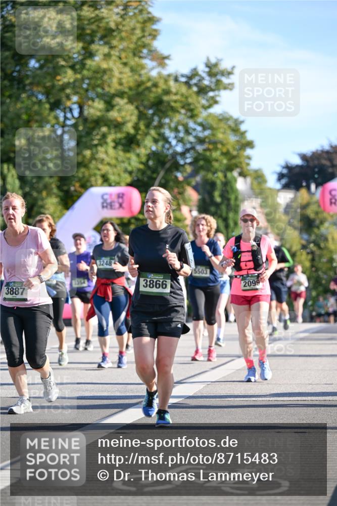 07.09.2025 - BARMER Alsterlauf Dr. Thomas Lammeyer http://msf.ph/oto/8715483 07.09.2025 09:50:56 Laufen 3887, 3248, 3866, 5503, 2099 meine-sportfotos.de