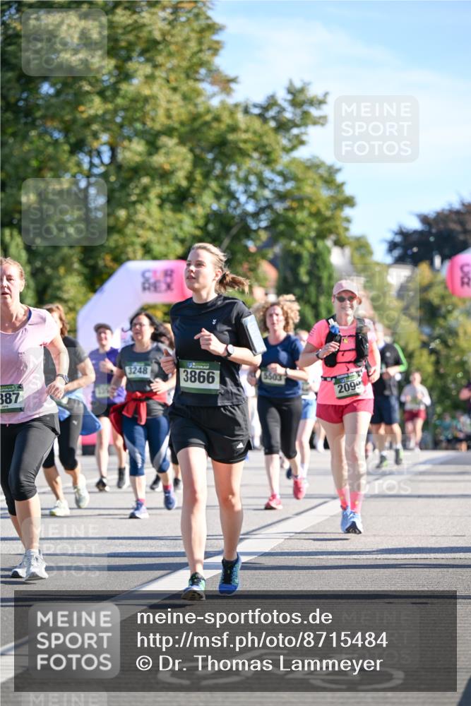 07.09.2025 - BARMER Alsterlauf Dr. Thomas Lammeyer http://msf.ph/oto/8715484 07.09.2025 09:50:56 Laufen 387, 3248, 3866, 5503, 2099 meine-sportfotos.de