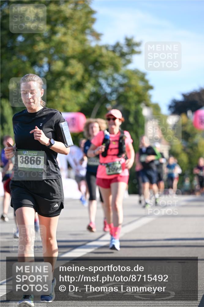 07.09.2025 - BARMER Alsterlauf Dr. Thomas Lammeyer http://msf.ph/oto/8715492 07.09.2025 09:50:58 Laufen 3866 meine-sportfotos.de