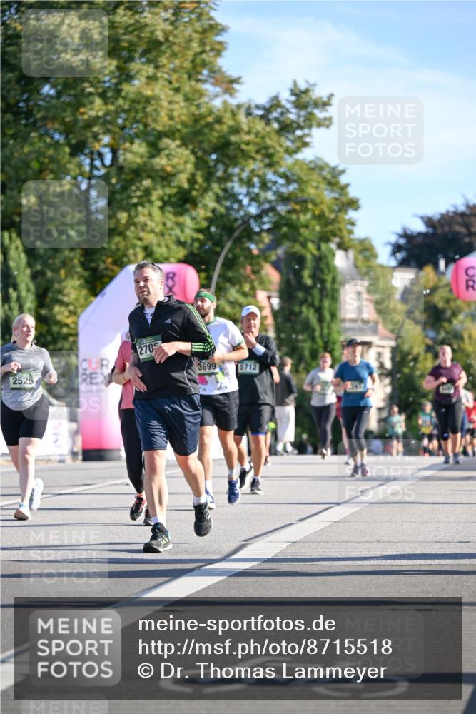 07.09.2025 - BARMER Alsterlauf Dr. Thomas Lammeyer http://msf.ph/oto/8715518 07.09.2025 09:51:03 Laufen 2525, 270, 3699, 5712 meine-sportfotos.de