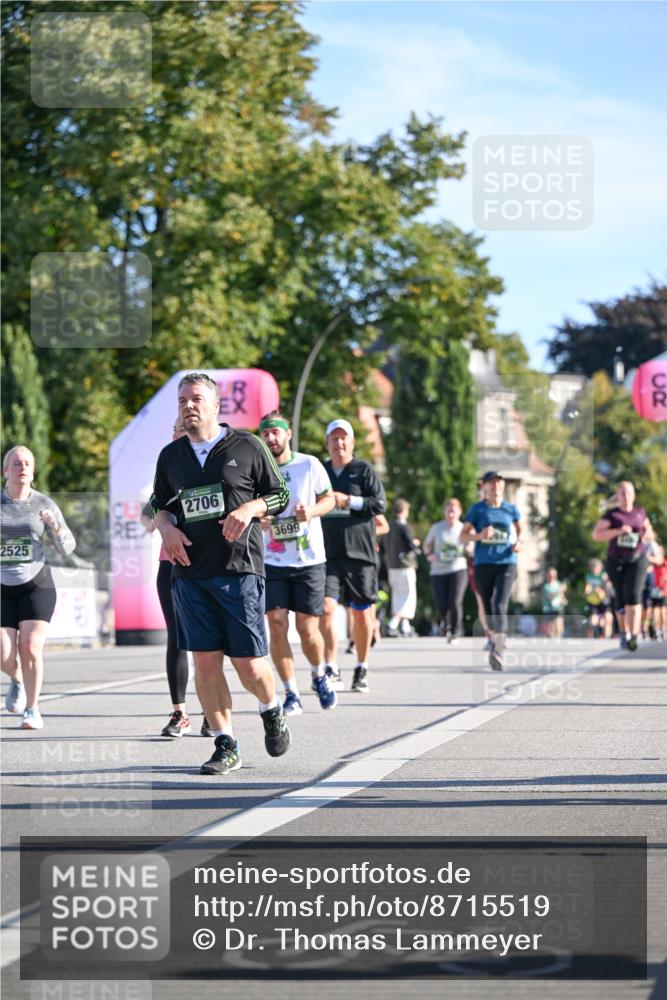 07.09.2025 - BARMER Alsterlauf Dr. Thomas Lammeyer http://msf.ph/oto/8715519 07.09.2025 09:51:03 Laufen 2525, 2706, 3699 meine-sportfotos.de