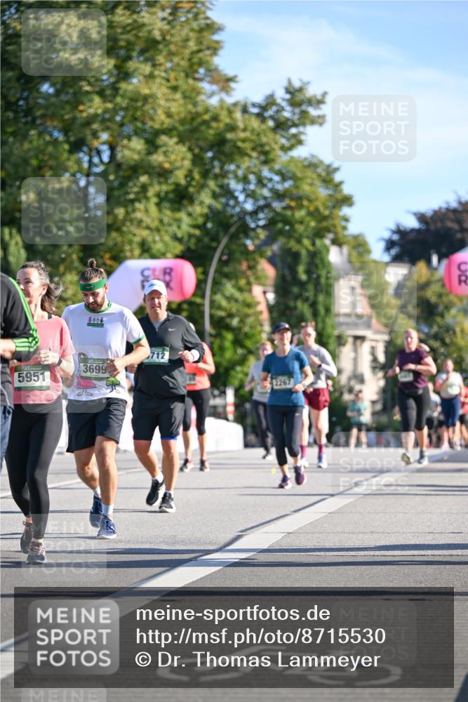 07.09.2025 - BARMER Alsterlauf Dr. Thomas Lammeyer http://msf.ph/oto/8715530 07.09.2025 09:51:05 Laufen 5951, 3699, 712, 2267, 54 meine-sportfotos.de