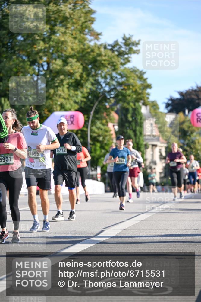 07.09.2025 - BARMER Alsterlauf Dr. Thomas Lammeyer http://msf.ph/oto/8715531 07.09.2025 09:51:05 Laufen 5951, 3699, 5712, 2267 meine-sportfotos.de