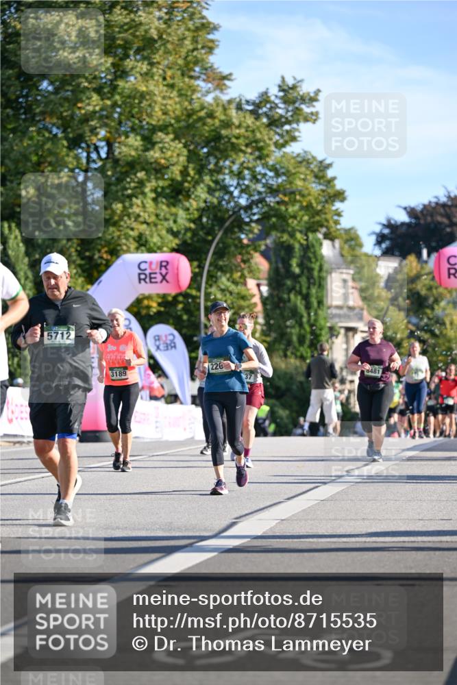 07.09.2025 - BARMER Alsterlauf Dr. Thomas Lammeyer http://msf.ph/oto/8715535 07.09.2025 09:51:06 Laufen 1477, 5712, 3189, 226, 8481, 54 meine-sportfotos.de