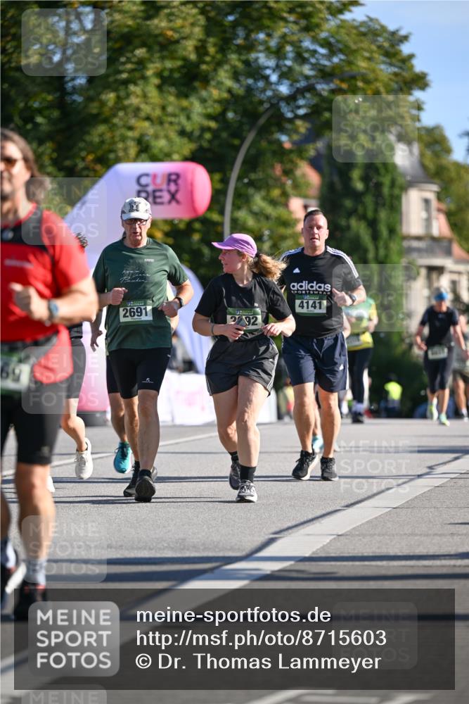 07.09.2025 - BARMER Alsterlauf Dr. Thomas Lammeyer http://msf.ph/oto/8715603 07.09.2025 09:51:25 Laufen 69, 2691, 2292, 4141 meine-sportfotos.de