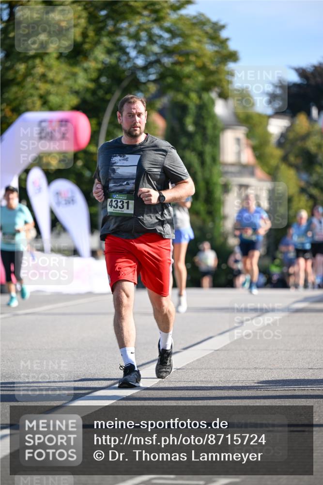 07.09.2025 - BARMER Alsterlauf Dr. Thomas Lammeyer http://msf.ph/oto/8715724 07.09.2025 09:51:48 Laufen 4331 meine-sportfotos.de