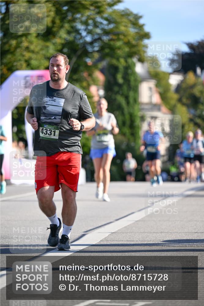 07.09.2025 - BARMER Alsterlauf Dr. Thomas Lammeyer http://msf.ph/oto/8715728 07.09.2025 09:51:48 Laufen 136, 4331 meine-sportfotos.de