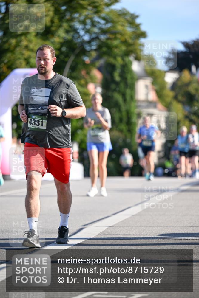 07.09.2025 - BARMER Alsterlauf Dr. Thomas Lammeyer http://msf.ph/oto/8715729 07.09.2025 09:51:48 Laufen 4331 meine-sportfotos.de