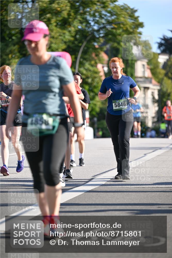 07.09.2025 - BARMER Alsterlauf Dr. Thomas Lammeyer http://msf.ph/oto/8715801 07.09.2025 09:52:07 Laufen 5560, 4858, 5846 meine-sportfotos.de