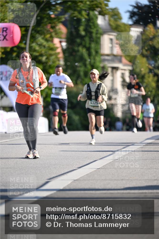 07.09.2025 - BARMER Alsterlauf Dr. Thomas Lammeyer http://msf.ph/oto/8715832 07.09.2025 09:52:19 Laufen 5325 meine-sportfotos.de