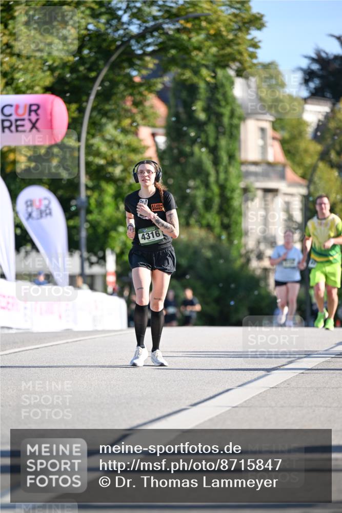 07.09.2025 - BARMER Alsterlauf Dr. Thomas Lammeyer http://msf.ph/oto/8715847 07.09.2025 09:52:25 Laufen 842, 4316 meine-sportfotos.de