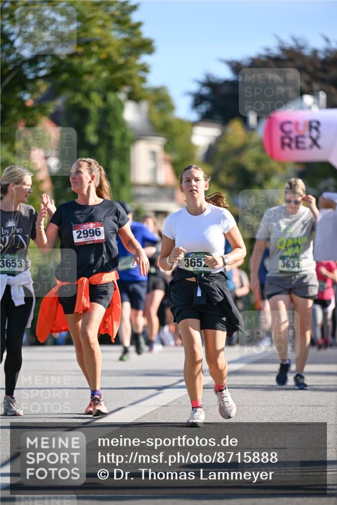 07.09.2025 - BARMER Alsterlauf Dr. Thomas Lammeyer http://msf.ph/oto/8715888 07.09.2025 09:52:43 Laufen 3653, 2996, 3652, 3634 meine-sportfotos.de