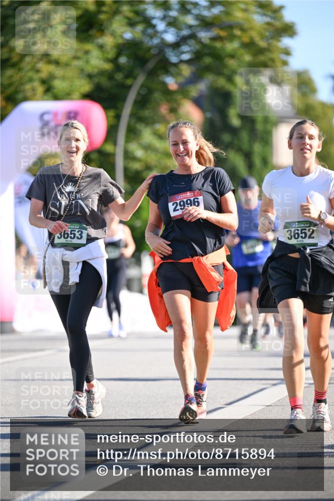 07.09.2025 - BARMER Alsterlauf Dr. Thomas Lammeyer http://msf.ph/oto/8715894 07.09.2025 09:52:44 Laufen 3653, 2996, 3652 meine-sportfotos.de