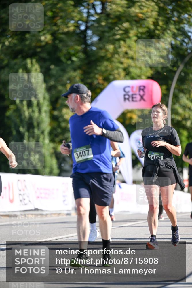 07.09.2025 - BARMER Alsterlauf Dr. Thomas Lammeyer http://msf.ph/oto/8715908 07.09.2025 09:52:50 Laufen 3407, 3405 meine-sportfotos.de