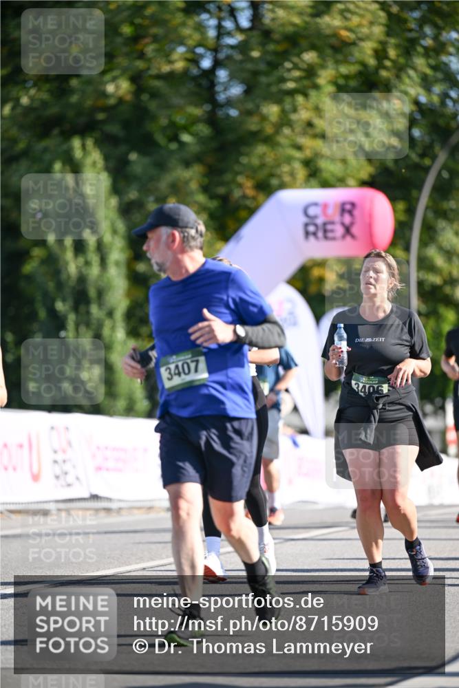07.09.2025 - BARMER Alsterlauf Dr. Thomas Lammeyer http://msf.ph/oto/8715909 07.09.2025 09:52:50 Laufen 3407, 3405 meine-sportfotos.de