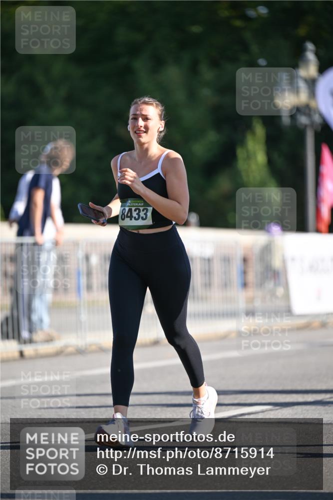 07.09.2025 - BARMER Alsterlauf Dr. Thomas Lammeyer http://msf.ph/oto/8715914 07.09.2025 09:52:51 Laufen 8433 meine-sportfotos.de