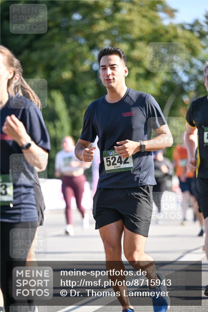 07.09.2025 - BARMER Alsterlauf Dr. Thomas Lammeyer http://msf.ph/oto/8715943 07.09.2025 09:53:00 Laufen 3, 36, 5242 meine-sportfotos.de