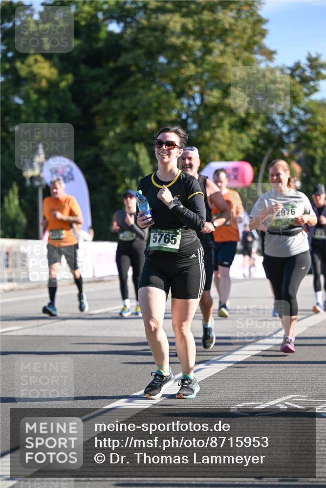 07.09.2025 - BARMER Alsterlauf Dr. Thomas Lammeyer http://msf.ph/oto/8715953 07.09.2025 09:53:04 Laufen 5765, 2976 meine-sportfotos.de