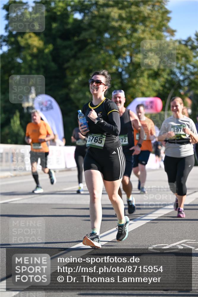 07.09.2025 - BARMER Alsterlauf Dr. Thomas Lammeyer http://msf.ph/oto/8715954 07.09.2025 09:53:04 Laufen 5765, 72, 2978 meine-sportfotos.de