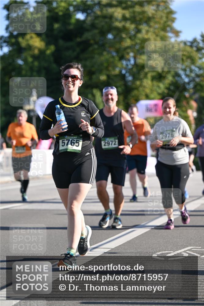 07.09.2025 - BARMER Alsterlauf Dr. Thomas Lammeyer http://msf.ph/oto/8715957 07.09.2025 09:53:05 Laufen 5765, 2972, 2976 meine-sportfotos.de