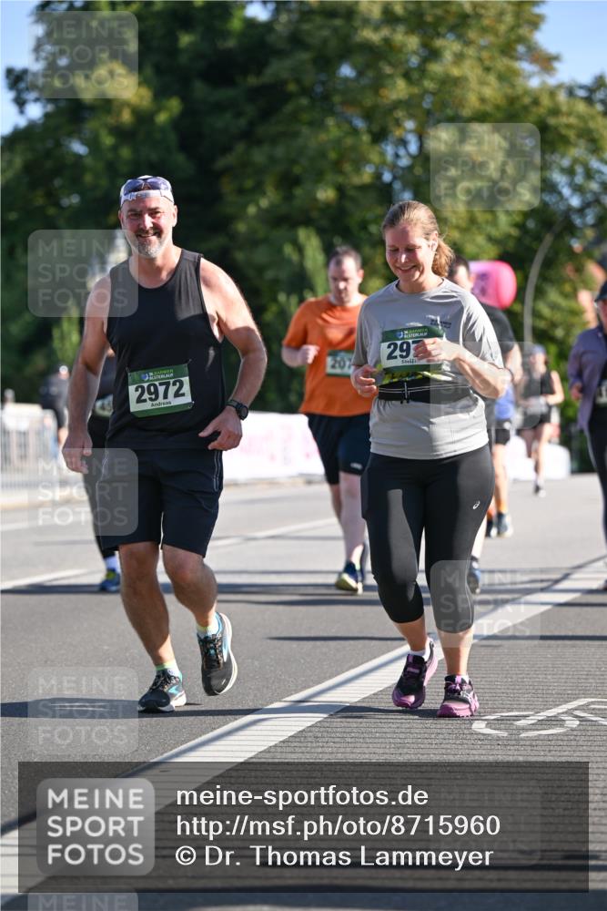 07.09.2025 - BARMER Alsterlauf Dr. Thomas Lammeyer http://msf.ph/oto/8715960 07.09.2025 09:53:06 Laufen 36, 2972, 201, 292 meine-sportfotos.de