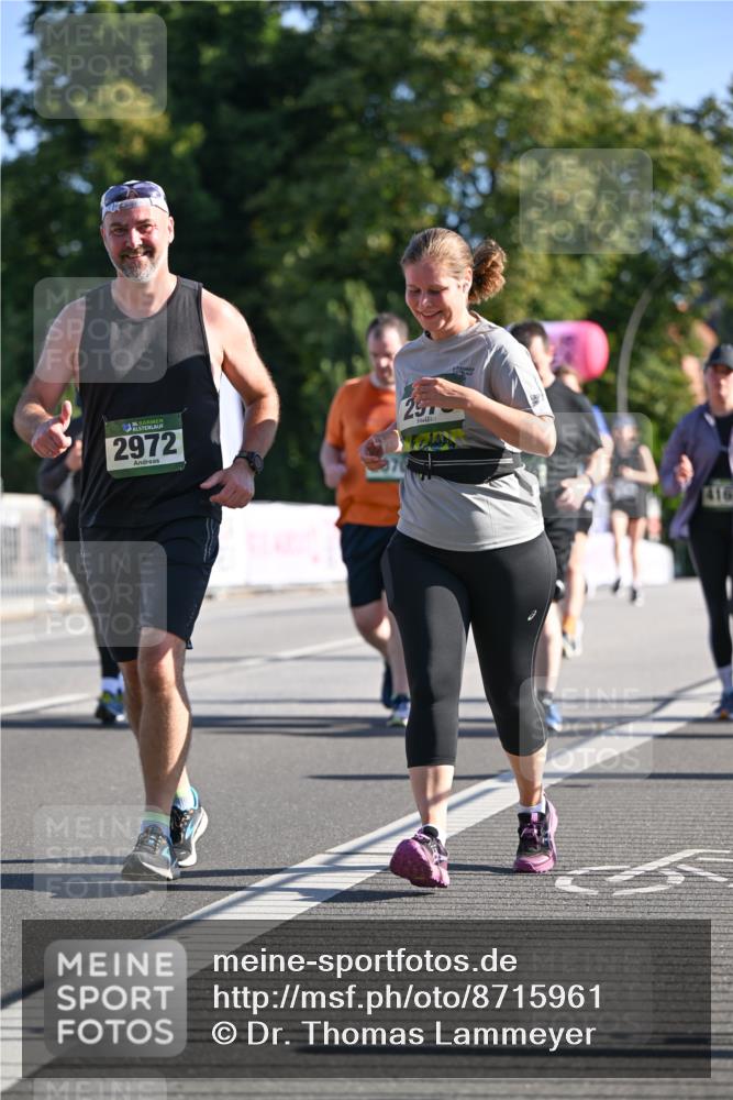 07.09.2025 - BARMER Alsterlauf Dr. Thomas Lammeyer http://msf.ph/oto/8715961 07.09.2025 09:53:06 Laufen 36, 2972, 25, 416 meine-sportfotos.de