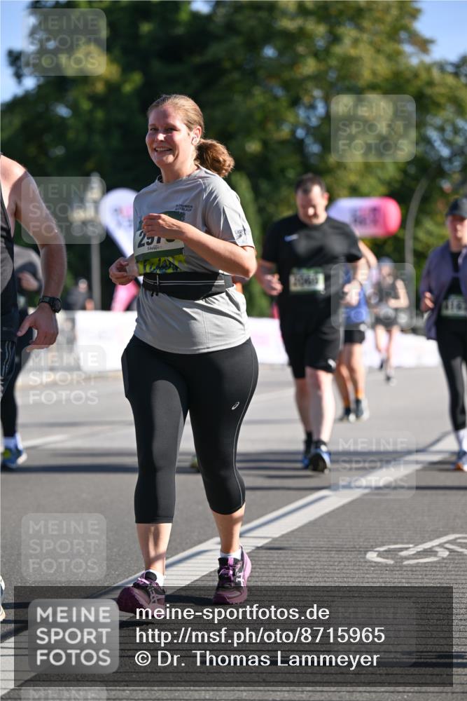 07.09.2025 - BARMER Alsterlauf Dr. Thomas Lammeyer http://msf.ph/oto/8715965 07.09.2025 09:53:06 Laufen 251 meine-sportfotos.de