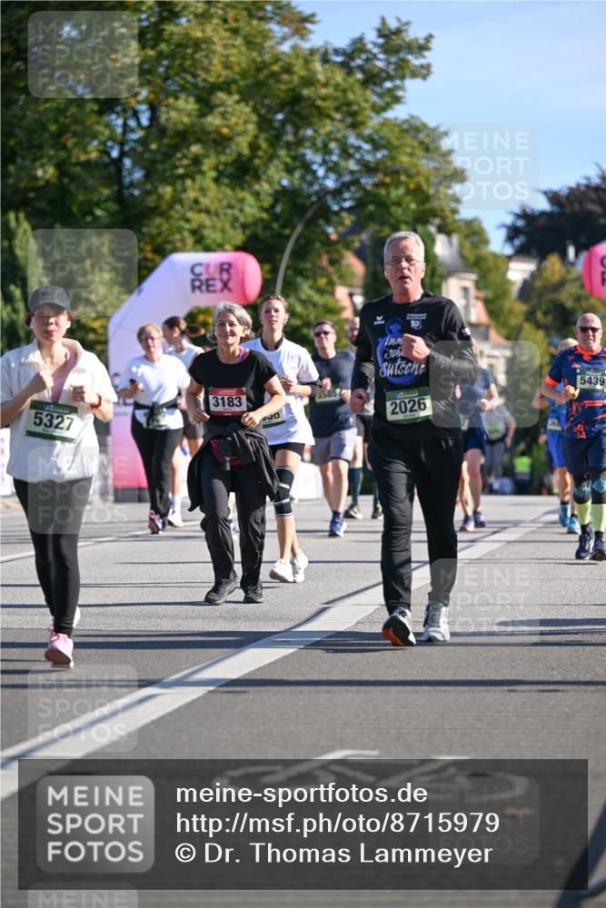 07.09.2025 - BARMER Alsterlauf Dr. Thomas Lammeyer http://msf.ph/oto/8715979 07.09.2025 09:53:26 Laufen 5327, 3183, 5439, 2026 meine-sportfotos.de
