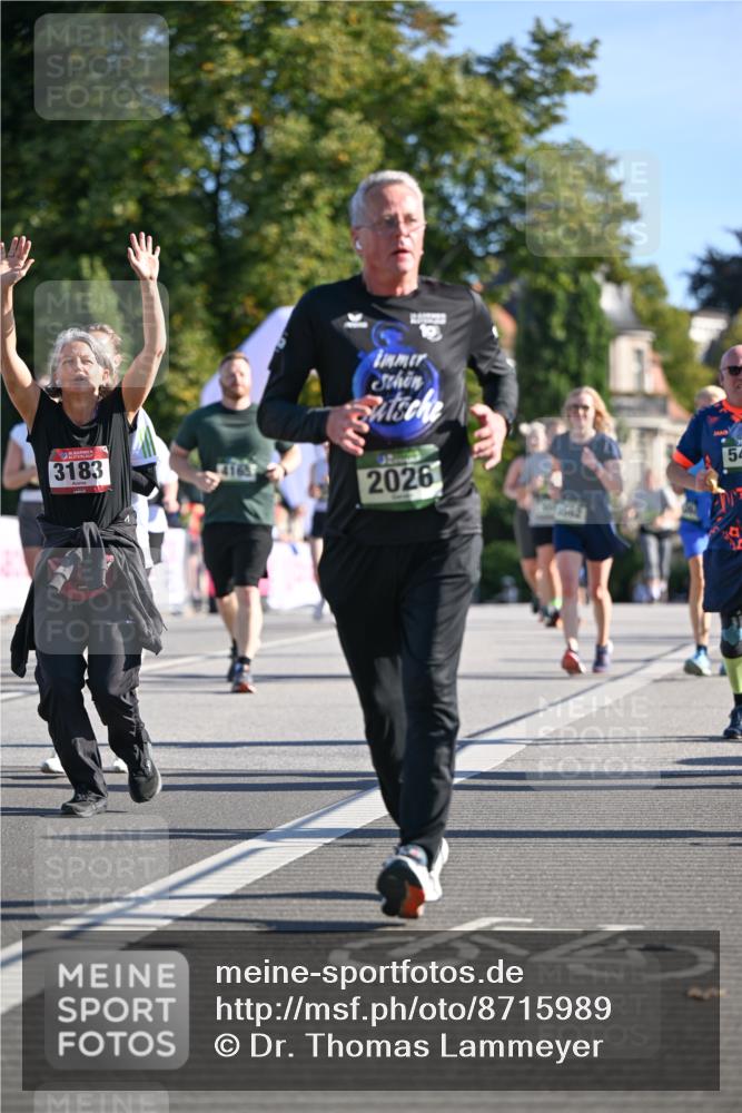 07.09.2025 - BARMER Alsterlauf Dr. Thomas Lammeyer http://msf.ph/oto/8715989 07.09.2025 09:53:27 Laufen 3183, 4165, 2026, 54 meine-sportfotos.de