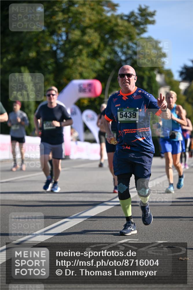 07.09.2025 - BARMER Alsterlauf Dr. Thomas Lammeyer http://msf.ph/oto/8716004 07.09.2025 09:53:30 Laufen 5439 meine-sportfotos.de