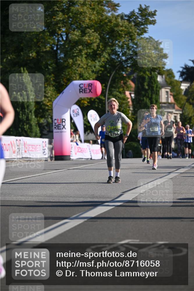 07.09.2025 - BARMER Alsterlauf Dr. Thomas Lammeyer http://msf.ph/oto/8716058 07.09.2025 09:53:39 Laufen 2380, 5755, 4013, 54 meine-sportfotos.de