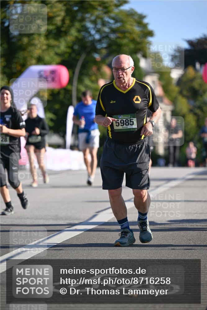 07.09.2025 - BARMER Alsterlauf Dr. Thomas Lammeyer http://msf.ph/oto/8716258 07.09.2025 09:54:22 Laufen 28, 136, 5985 meine-sportfotos.de