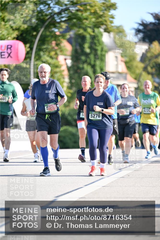07.09.2025 - BARMER Alsterlauf Dr. Thomas Lammeyer http://msf.ph/oto/8716354 07.09.2025 09:54:48 Laufen 669, 6220, 566, 5, 5276 meine-sportfotos.de