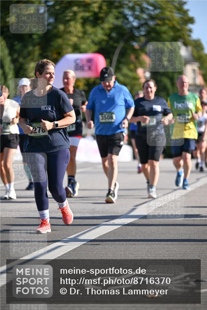 07.09.2025 - BARMER Alsterlauf Dr. Thomas Lammeyer http://msf.ph/oto/8716370 07.09.2025 09:54:53 Laufen 68, 36, 276, 3508 meine-sportfotos.de