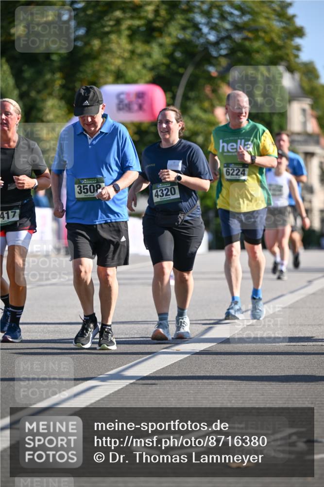 07.09.2025 - BARMER Alsterlauf Dr. Thomas Lammeyer http://msf.ph/oto/8716380 07.09.2025 09:54:54 Laufen 417, 3508, 4320, 6224 meine-sportfotos.de