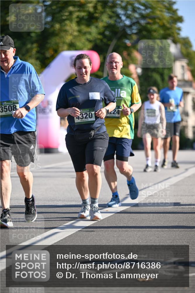 07.09.2025 - BARMER Alsterlauf Dr. Thomas Lammeyer http://msf.ph/oto/8716386 07.09.2025 09:54:55 Laufen 36, 3508, 36, 4320, 224 meine-sportfotos.de
