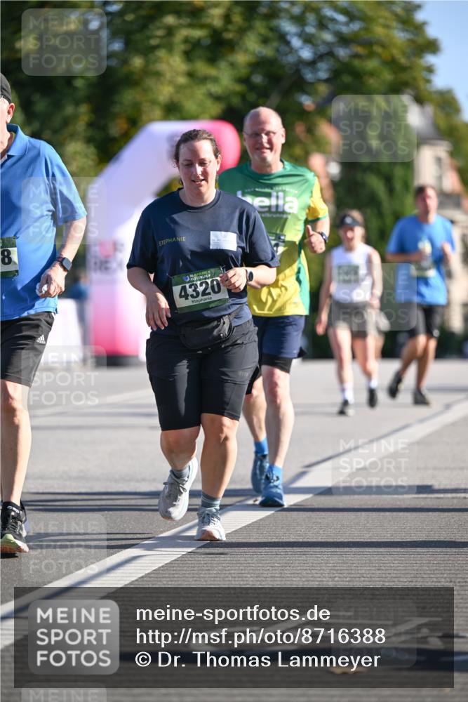 07.09.2025 - BARMER Alsterlauf Dr. Thomas Lammeyer http://msf.ph/oto/8716388 07.09.2025 09:54:56 Laufen 8, 4320 meine-sportfotos.de