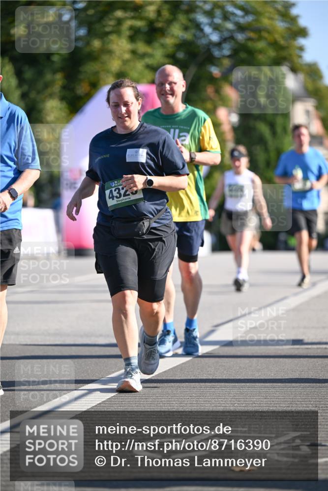 07.09.2025 - BARMER Alsterlauf Dr. Thomas Lammeyer http://msf.ph/oto/8716390 07.09.2025 09:54:56 Laufen 4325 meine-sportfotos.de