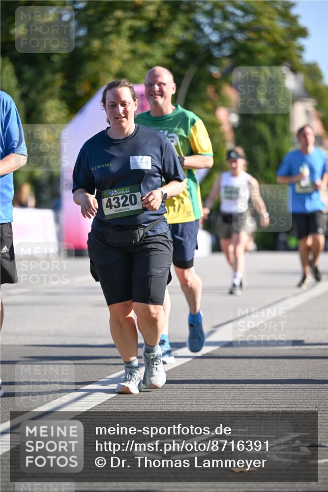 07.09.2025 - BARMER Alsterlauf Dr. Thomas Lammeyer http://msf.ph/oto/8716391 07.09.2025 09:54:56 Laufen 36, 4320 meine-sportfotos.de