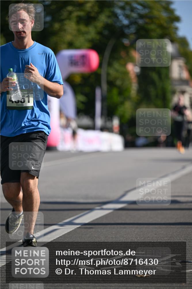 07.09.2025 - BARMER Alsterlauf Dr. Thomas Lammeyer http://msf.ph/oto/8716430 07.09.2025 09:55:03 Laufen 4351 meine-sportfotos.de