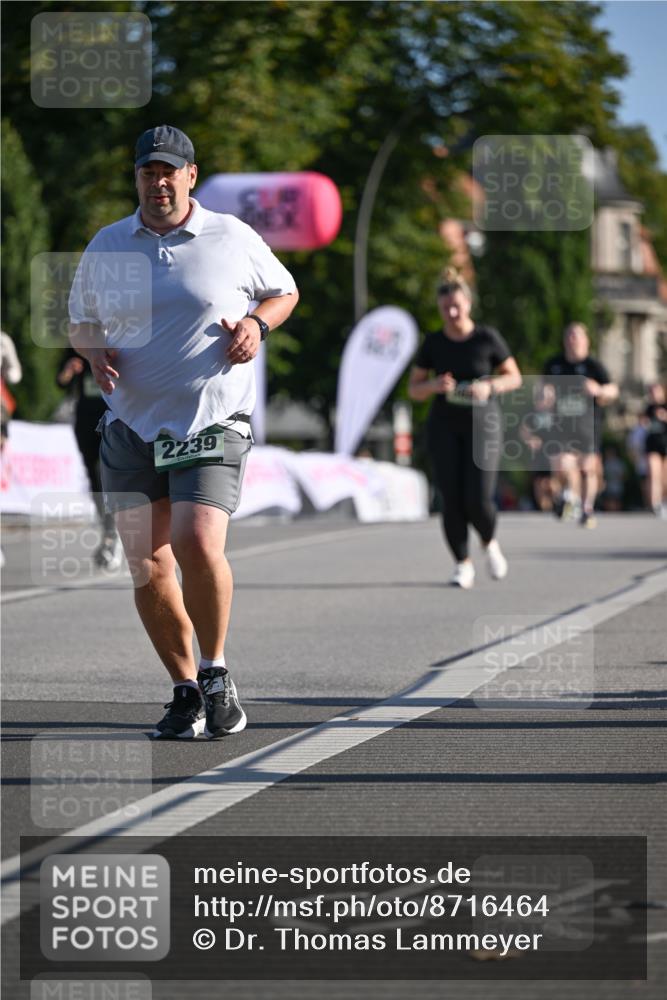 07.09.2025 - BARMER Alsterlauf Dr. Thomas Lammeyer http://msf.ph/oto/8716464 07.09.2025 09:55:15 Laufen 2239 meine-sportfotos.de