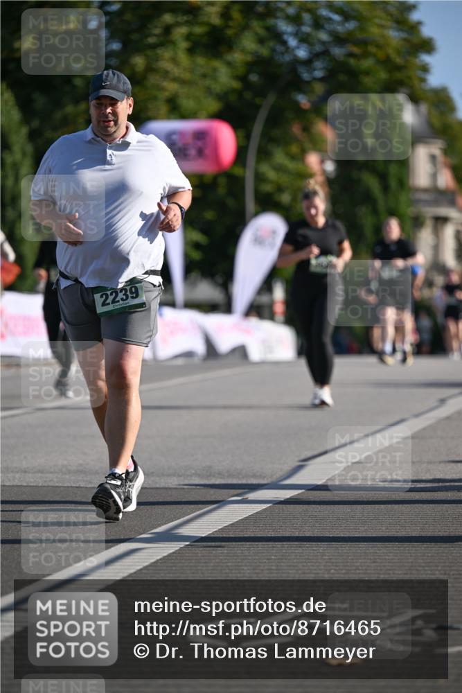 07.09.2025 - BARMER Alsterlauf Dr. Thomas Lammeyer http://msf.ph/oto/8716465 07.09.2025 09:55:15 Laufen 2239 meine-sportfotos.de
