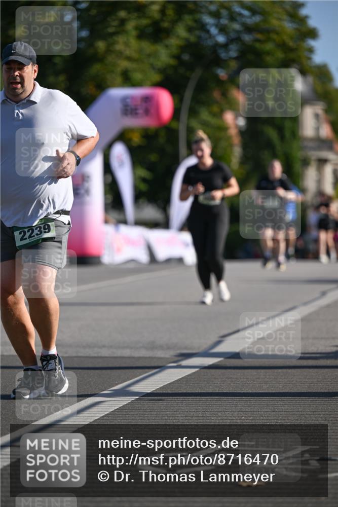 07.09.2025 - BARMER Alsterlauf Dr. Thomas Lammeyer http://msf.ph/oto/8716470 07.09.2025 09:55:16 Laufen 2239 meine-sportfotos.de