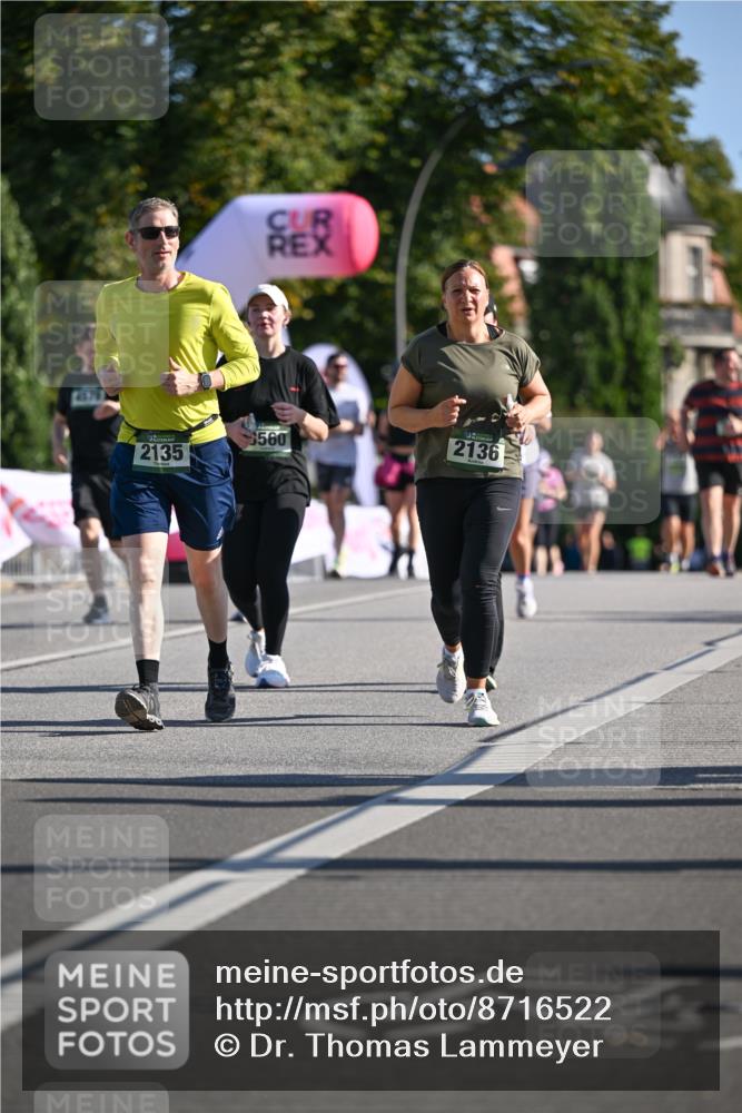 07.09.2025 - BARMER Alsterlauf Dr. Thomas Lammeyer http://msf.ph/oto/8716522 07.09.2025 09:55:28 Laufen 2135, 6560, 2136 meine-sportfotos.de