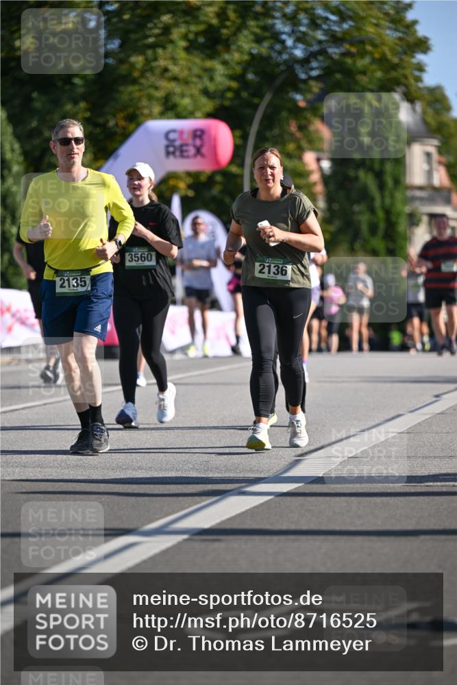 07.09.2025 - BARMER Alsterlauf Dr. Thomas Lammeyer http://msf.ph/oto/8716525 07.09.2025 09:55:28 Laufen 2135, 3560, 2136 meine-sportfotos.de