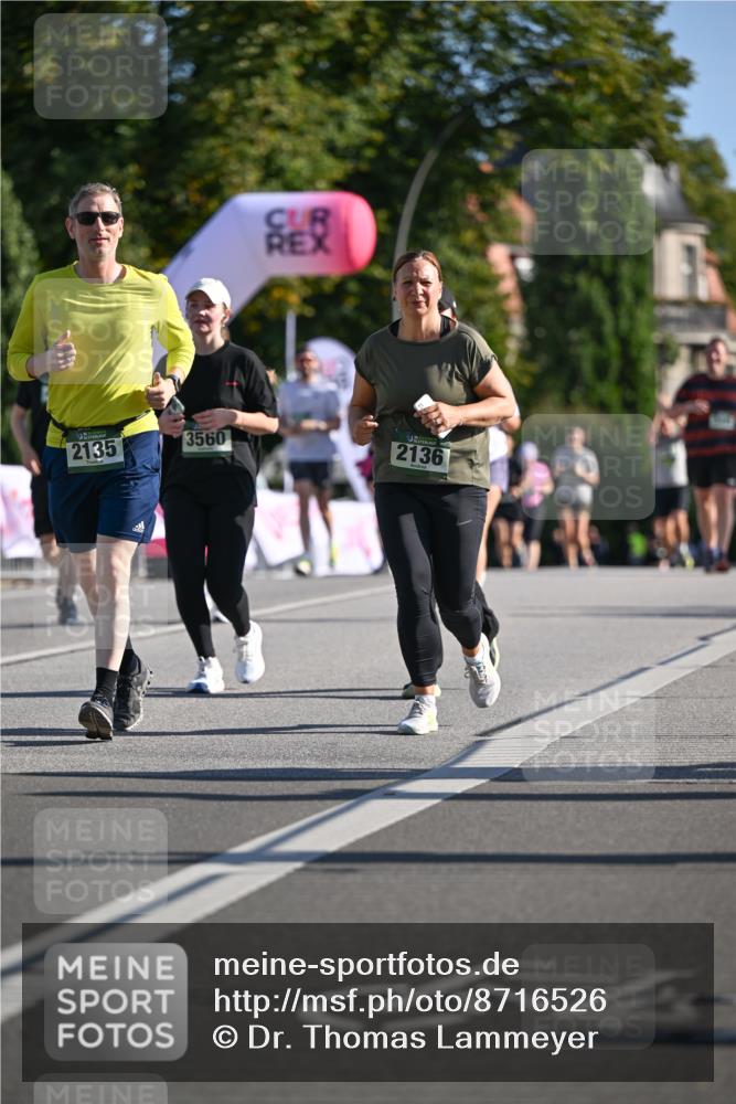 07.09.2025 - BARMER Alsterlauf Dr. Thomas Lammeyer http://msf.ph/oto/8716526 07.09.2025 09:55:28 Laufen 2135, 3560, 2136 meine-sportfotos.de